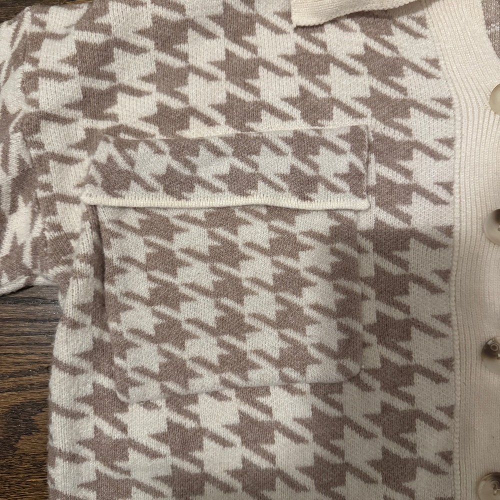Dreamers by Debut button-front houndstooth cardigan in cream and tan M - Picture 7 of 11